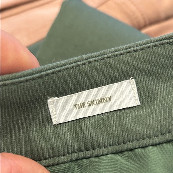 Loft Olive green pants The Skinny Size 8 EUC - Picture 6 of 7